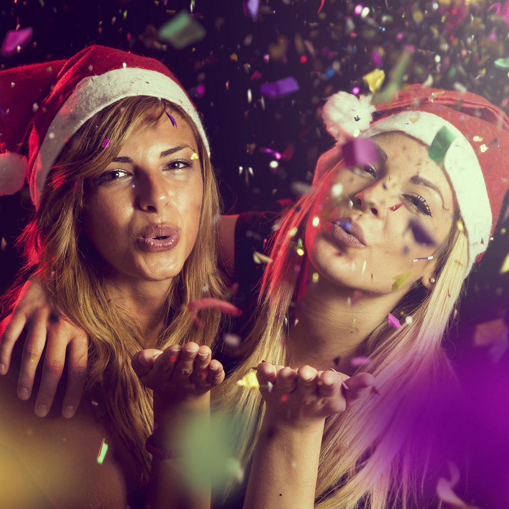Обои новый год, настроение, взгляд, девушки, волосы, лицо, праздник, вечеринка, new year, mood, look, girls, hair, face, holiday, party разрешение 2560x1600 Загрузить