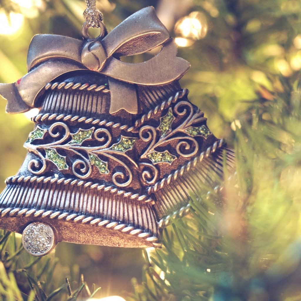 Обои новый год, елка, колокольчики, рождество, new year, tree, bells, christmas разрешение 2880x1800 Загрузить