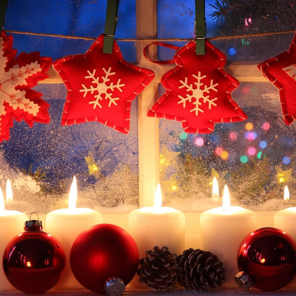 Обои свечи, гирлянда, новый год, снежинки, звезды, шарики, окно, рождество, шишки, candles, garland, new year, snowflakes, stars, balls, window, christmas, bumps разрешение 4000x2667 Загрузить