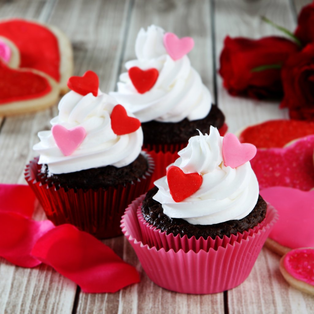 Обои розы, день святого валентина, любовь, кексы, сердца, крем, сладкое, печенье, выпечка, десерт, глазурь, roses, valentine's day, love, cupcakes, heart, cream, sweet, cookies, cakes, dessert, glaze разрешение 3888x2592 Загрузить