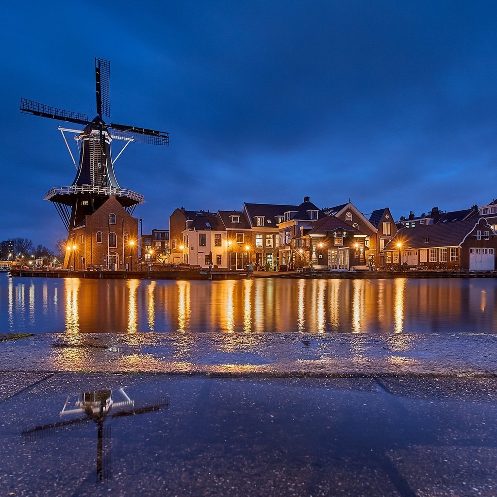 Обои огни, вечер, нидерланды, харлем, lights, the evening, netherlands, haarlem разрешение 2048x1152 Загрузить