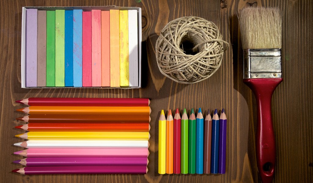 Обои разноцветные, карандаши, кисть, мелки, цветные карандаши, деревянная поверхность, colorful, pencils, brush, crayons, colored pencils, wooden surface разрешение 1920x1200 Загрузить