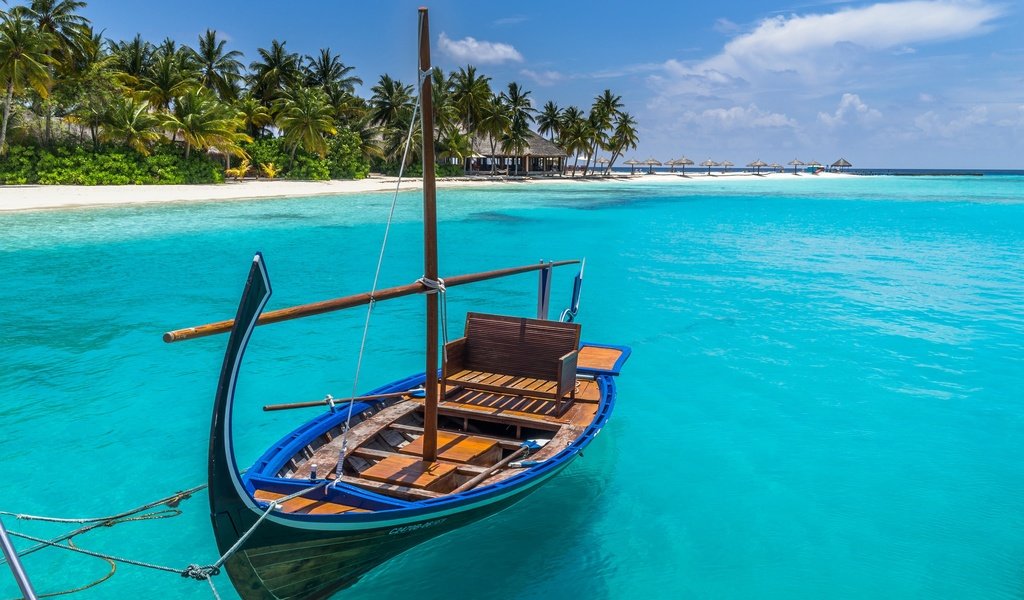 Обои море, пляж, лодка, пальмы, океан, тропики, мальдивы, sea, beach, boat, palm trees, the ocean, tropics, the maldives разрешение 2048x1365 Загрузить