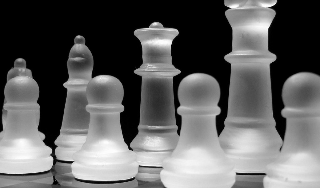 Обои шахматы, чёрно-белое, фигуры, настольная игра, шахматные фигуры, chess, black and white, figure, board game разрешение 1920x1200 Загрузить