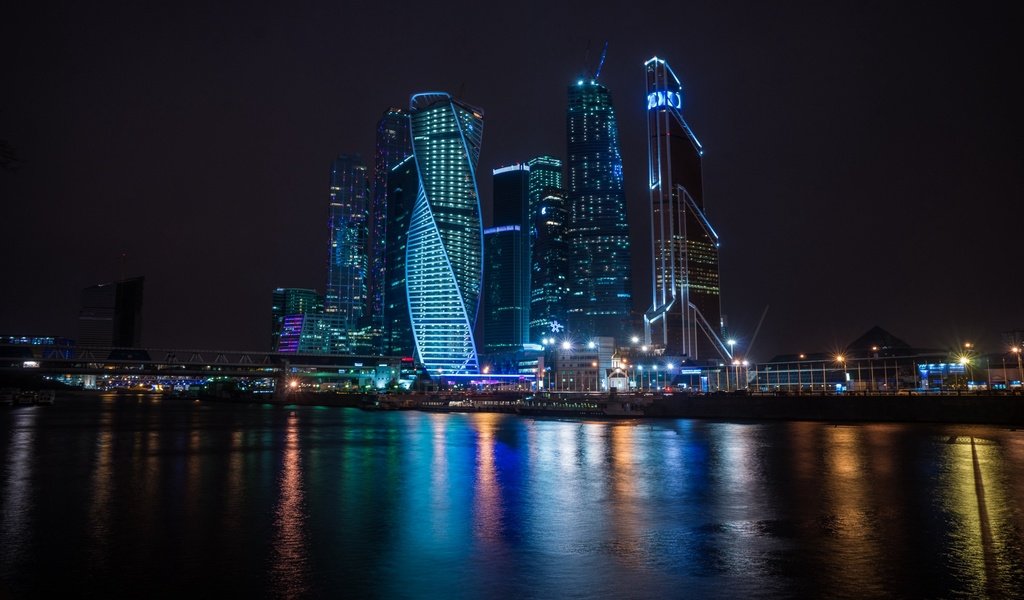 Обои ночь, река, москва, город, россия, москва-сити, night, river, moscow, the city, russia, moscow-city разрешение 2600x1733 Загрузить