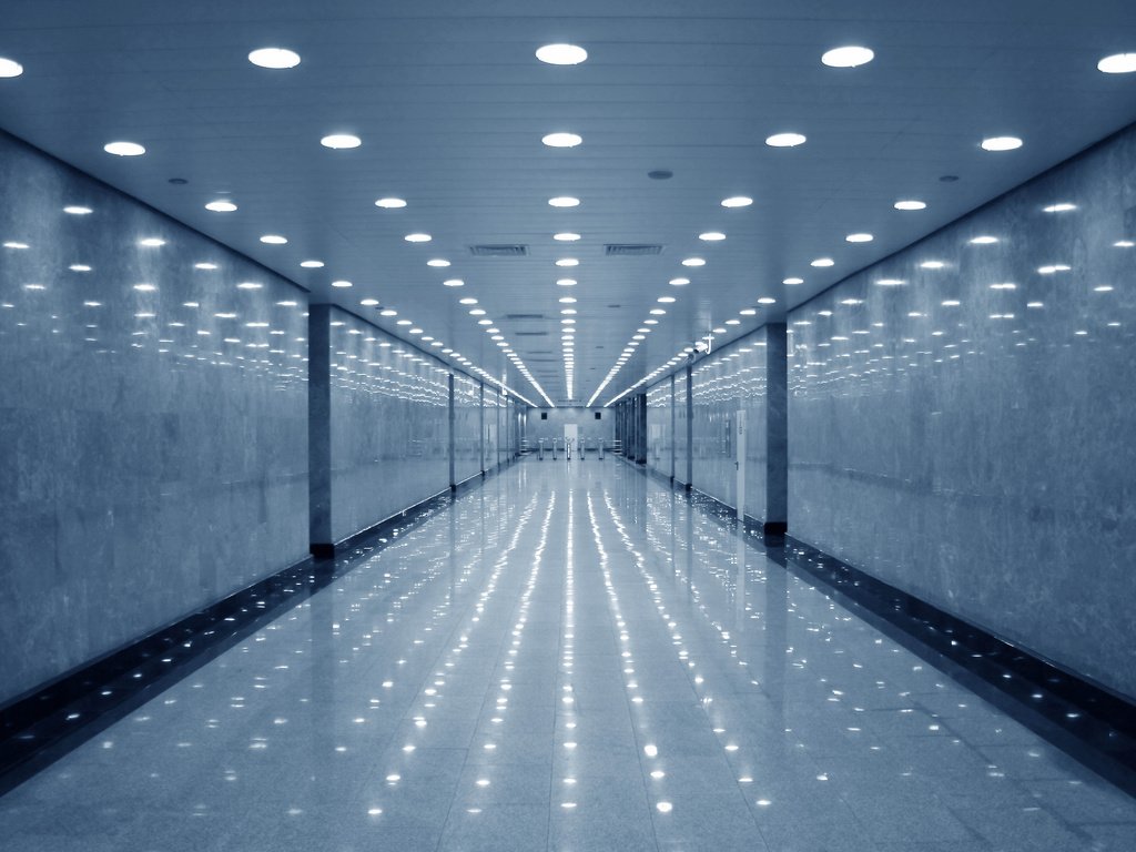 Обои отражение, коридор, пустота, светильники, reflection, corridor, void, lamps разрешение 2560x1600 Загрузить