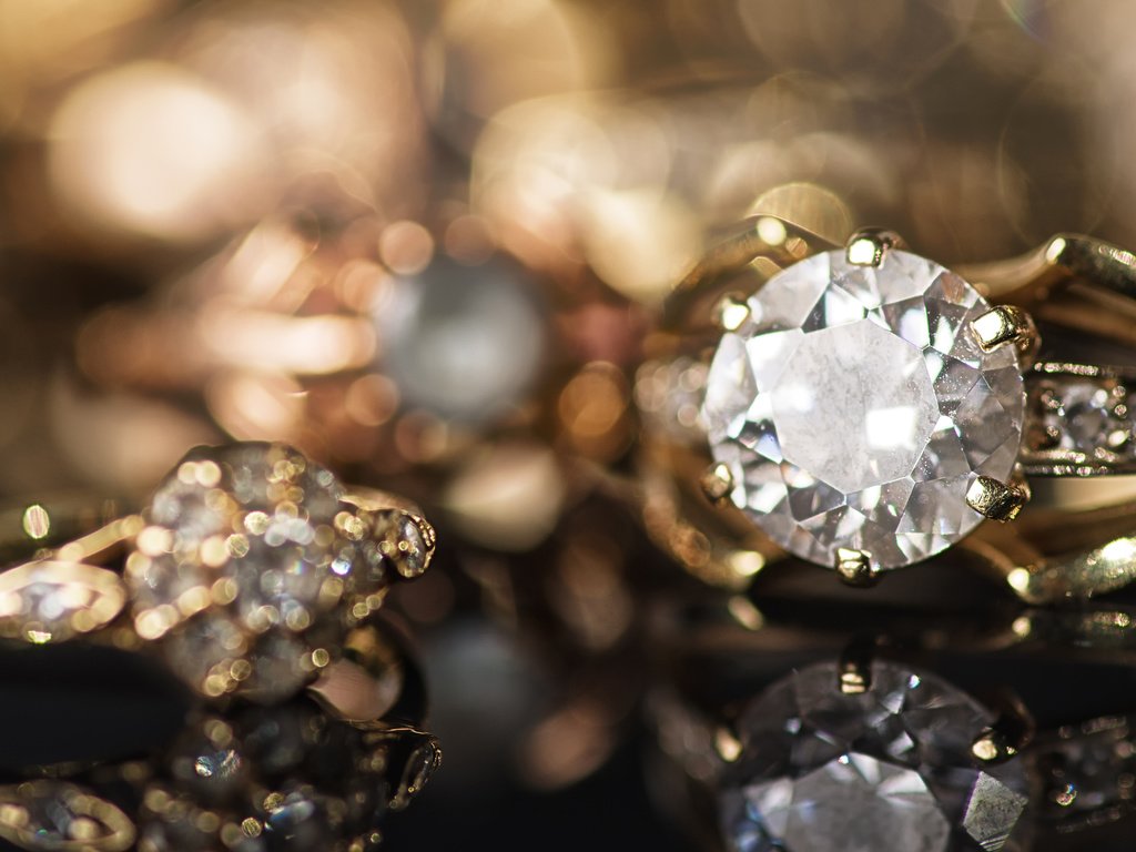 Обои золото, драгоценности, бриллианты, драгоценный камень, золотые украшения, gold, jewelry, diamonds, gemstone, gold jewelry разрешение 3840x2400 Загрузить