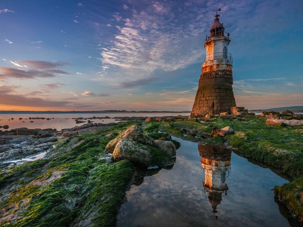 Обои река, отражение, маяк, побережье, англия, ланкашир, abbey lighthouse, река лун, river, reflection, lighthouse, coast, england, lancashire, river lune разрешение 2048x1360 Загрузить