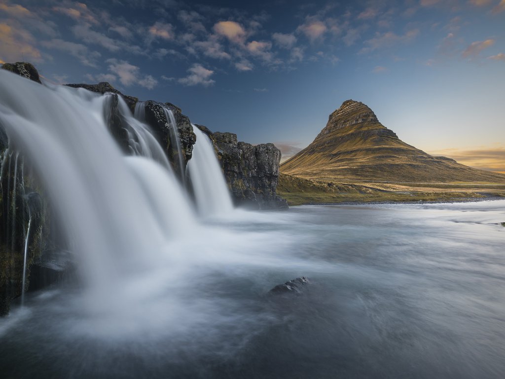 Обои река, природа, гора, водопад, вулкан, исландия, киркьюфетль, etienne ruff, river, nature, mountain, waterfall, the volcano, iceland, kirkjufell разрешение 1920x1200 Загрузить