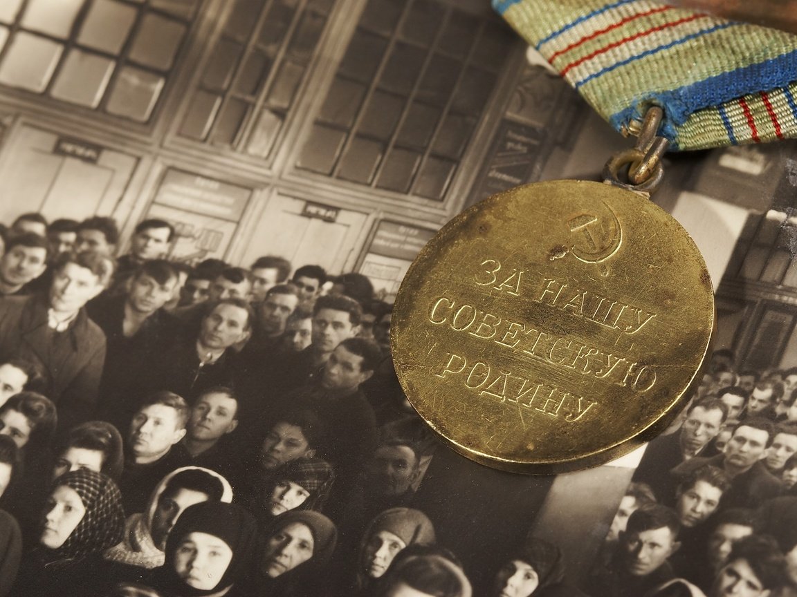 Обои фото, день победы, награда, медаль, 9 мая, photo, victory day, award, medal, may 9 разрешение 3077x2048 Загрузить