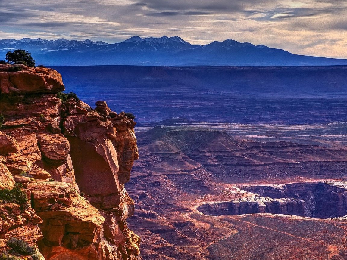 Обои near moab, штат юта, национальный парк каньонлендс, utah, canyonlands national park разрешение 1920x1200 Загрузить