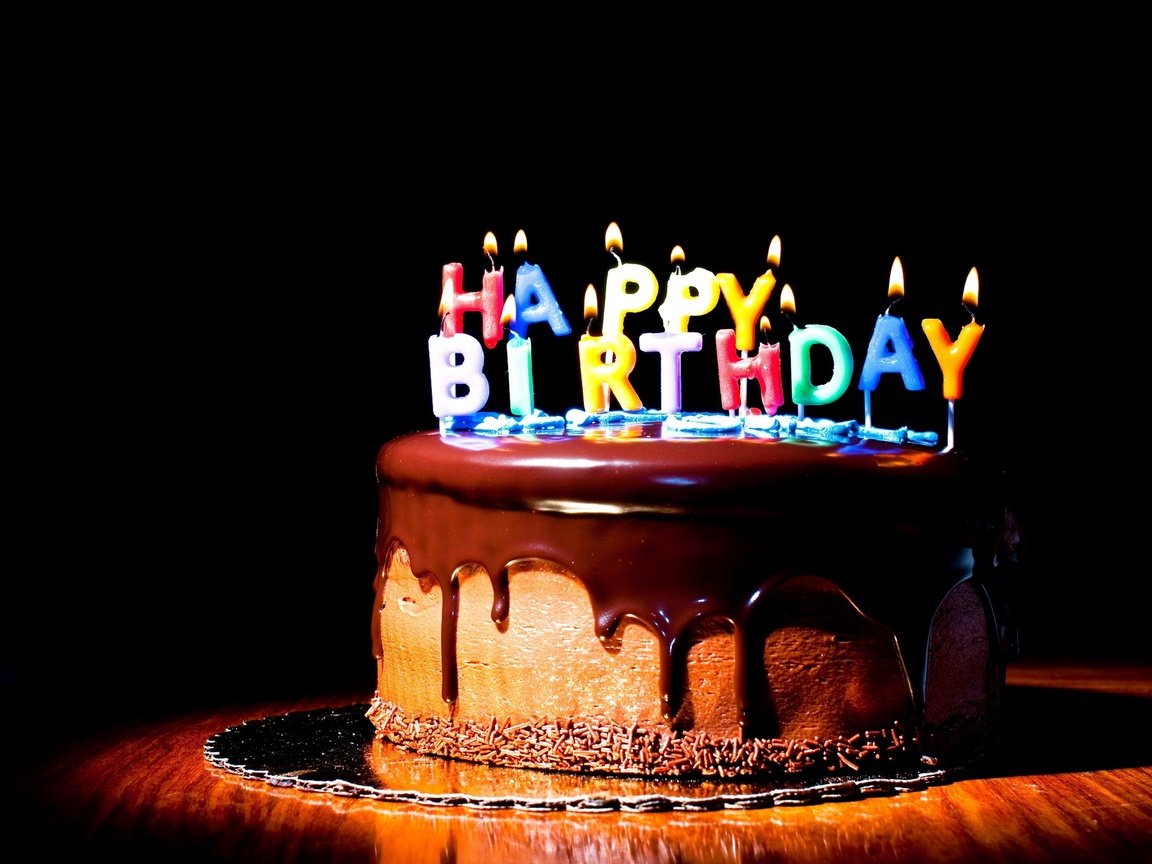 Обои свечи, черный фон, шоколад, сладкое, день рождения, торт, десерт, candles, black background, chocolate, sweet, birthday, cake, dessert разрешение 4288x2848 Загрузить