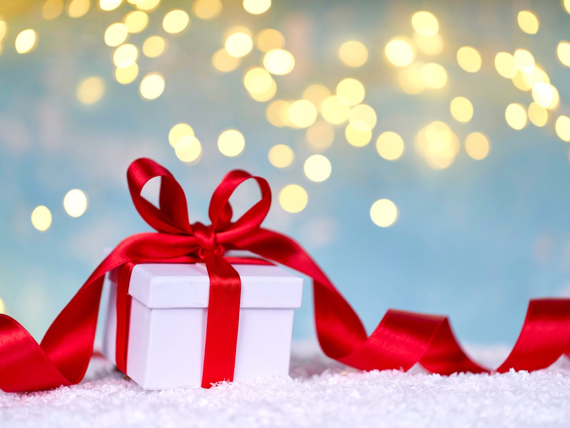 Обои новый год, зима, лента, подарок, праздник, рождество, new year, winter, tape, gift, holiday, christmas разрешение 6361x4241 Загрузить