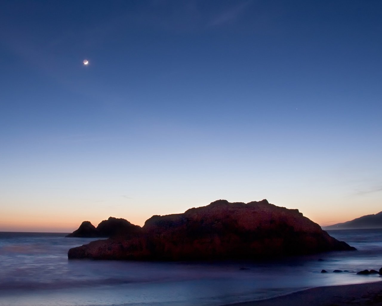 Обои закат, море, скала, луна, sunset, sea, rock, the moon разрешение 1920x1200 Загрузить