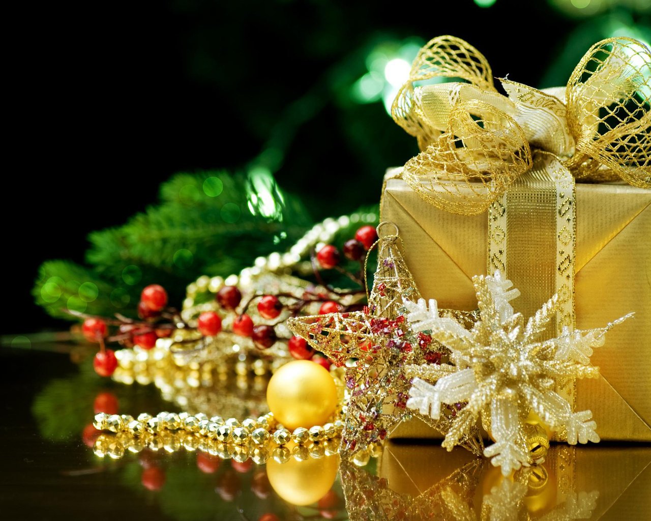 Обои новый год, украшения, подарки, звезда, праздник, рождество, снежинка, праздничные, коробочки, boxes, new year, decoration, gifts, star, holiday, christmas, snowflake разрешение 2560x1440 Загрузить