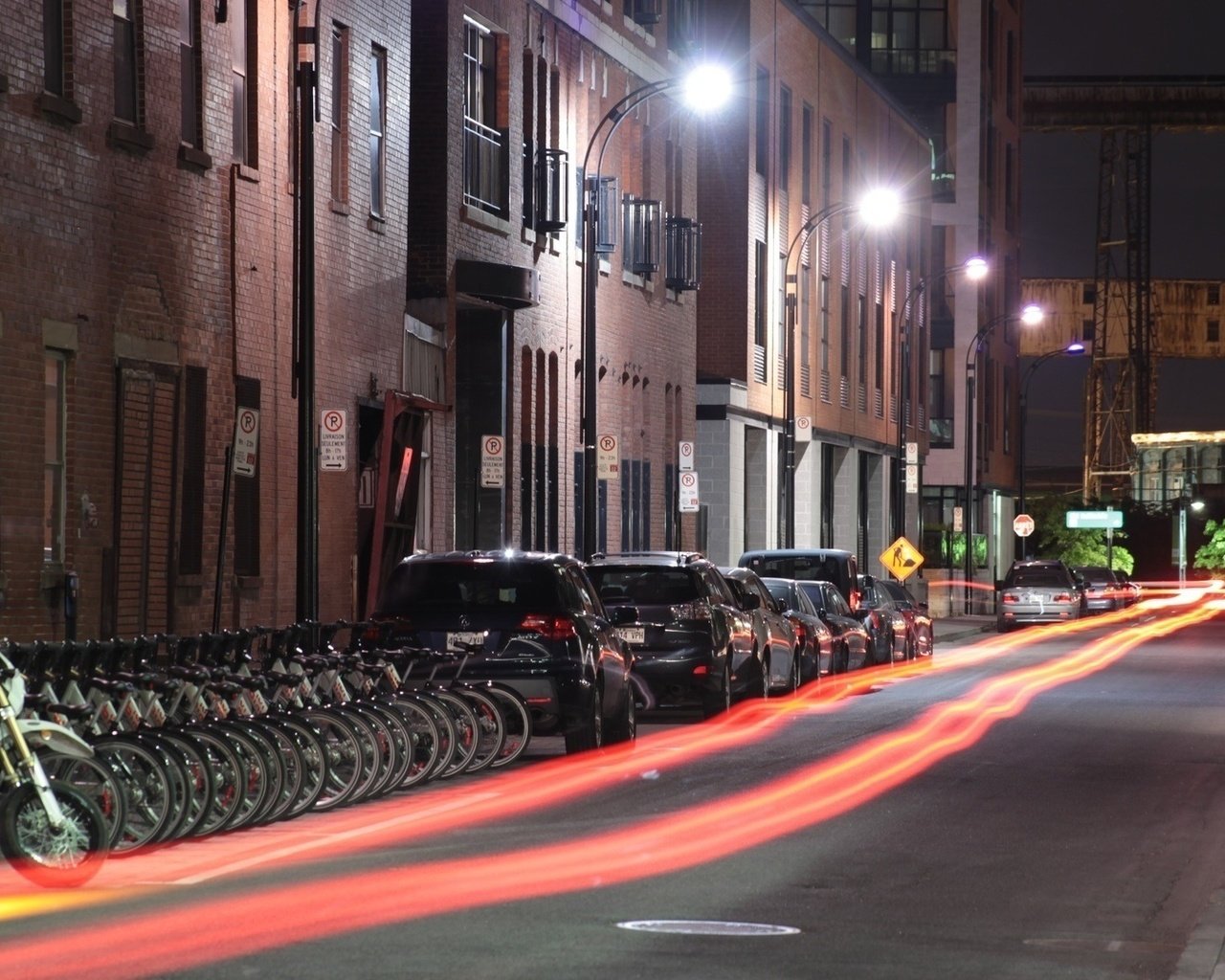 Обои фонари, вечер, город, улица, здания, велосипеды, lights, the evening, the city, street, building, bikes разрешение 1920x1080 Загрузить