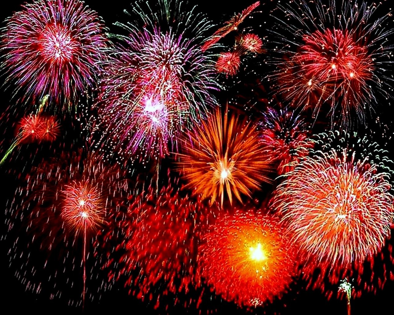 Обои салют, праздник, фейерверк, salute, holiday, fireworks разрешение 2000x1599 Загрузить