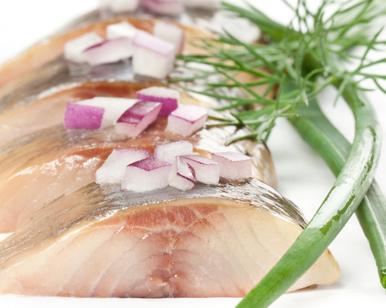 Обои селедочка, с мелко порезанным, лучком, herring, with finely chopped, onion разрешение 2560x1600 Загрузить