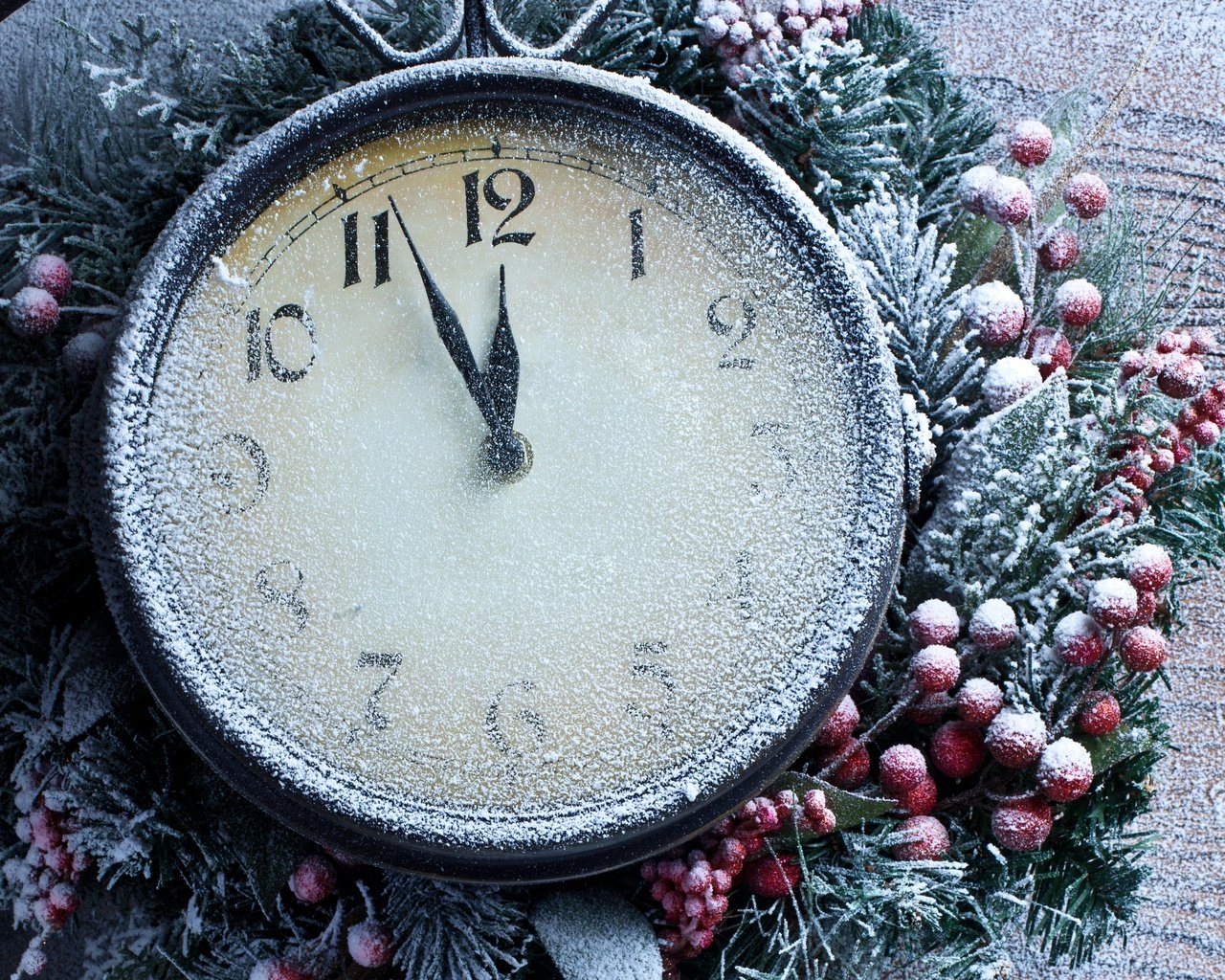Обои снег, новый год, часы, время, праздник, стрелки, snow, new year, watch, time, holiday, arrows разрешение 3735x2972 Загрузить