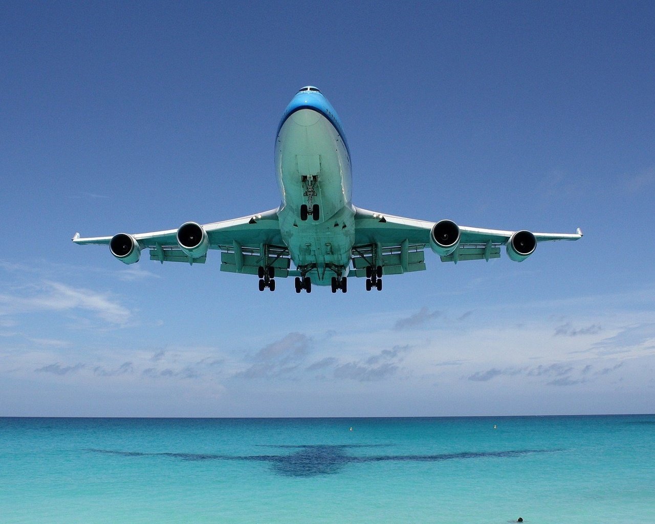 Обои тень, океан, лайнер, boeing 747, shadow, the ocean, liner разрешение 1920x1080 Загрузить