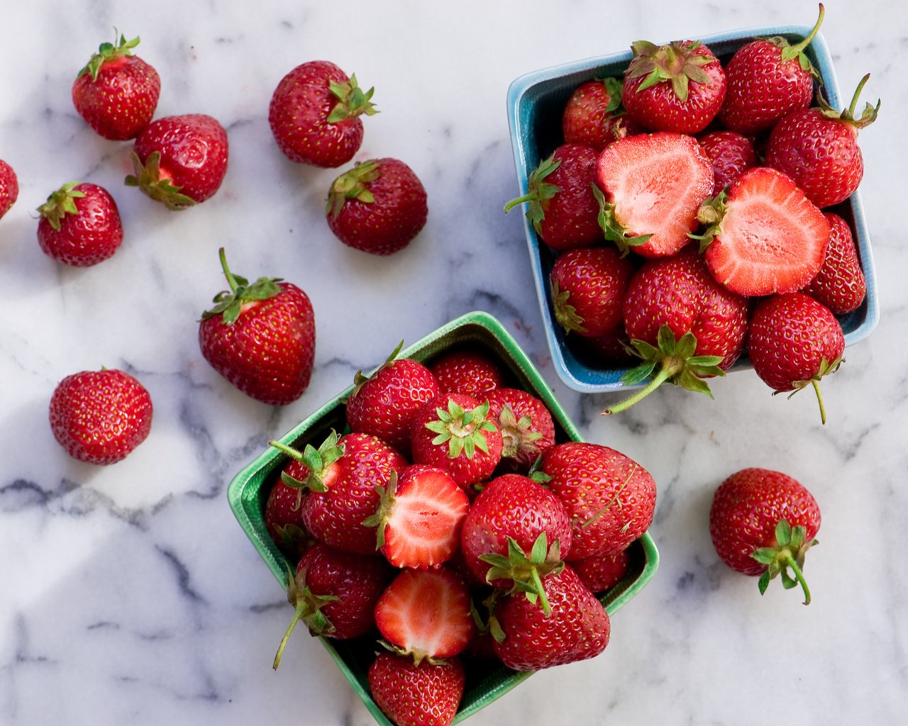 Обои красная, клубника, ягоды, свежая, коробочки, red, strawberry, berries, fresh, boxes разрешение 4256x2832 Загрузить