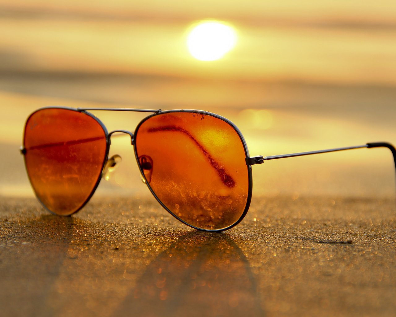 Обои солнце, песок, пляж, очки, the sun, sand, beach, glasses разрешение 3840x2400 Загрузить