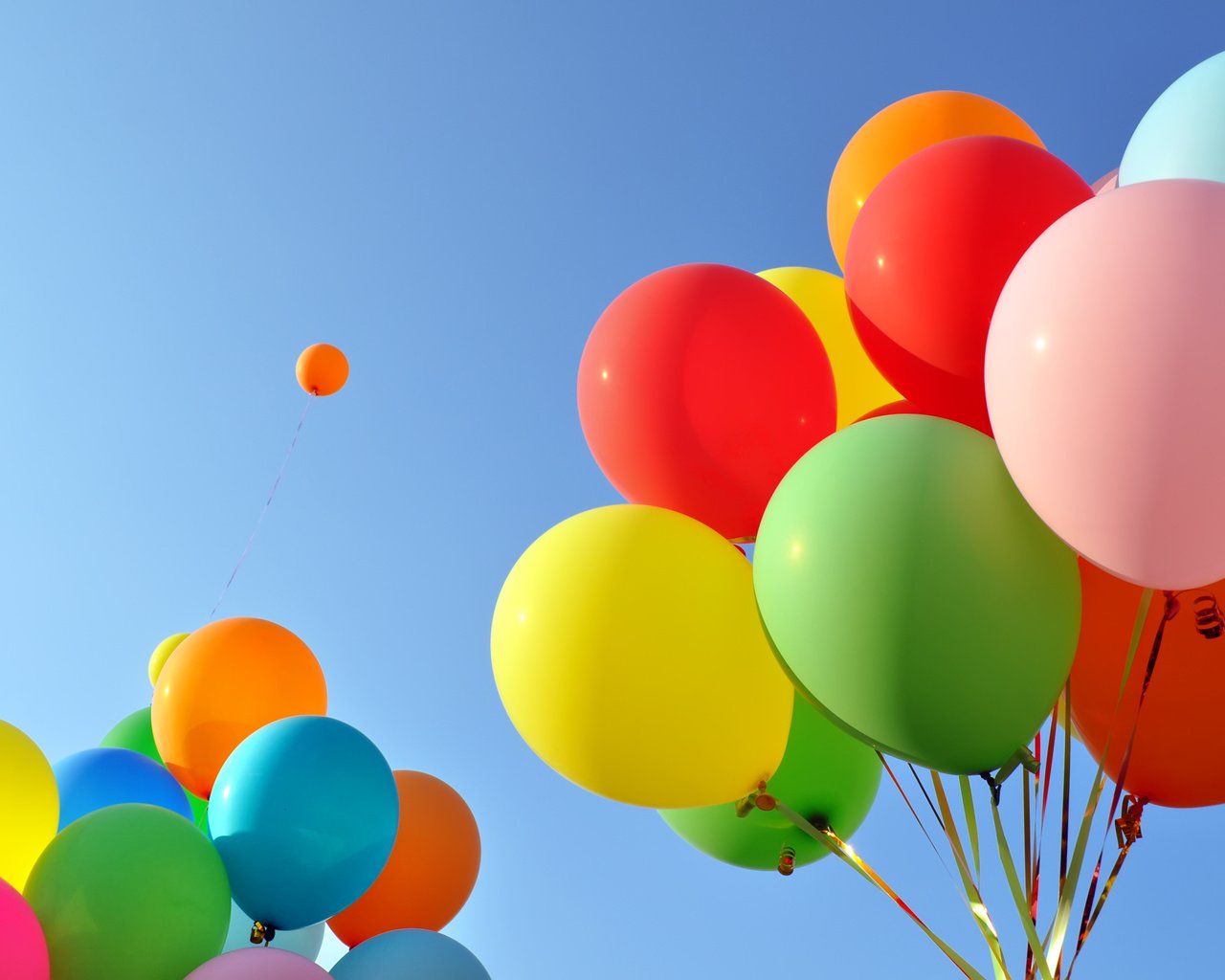 Обои небо, шары, разноцветные, воздушные шарики, the sky, balls, colorful, balloons разрешение 4288x2848 Загрузить