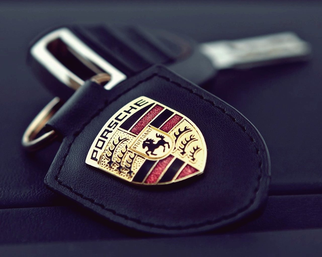 Обои фон, ключ, брелок, порше, background, key, keychain, porsche разрешение 1920x1080 Загрузить