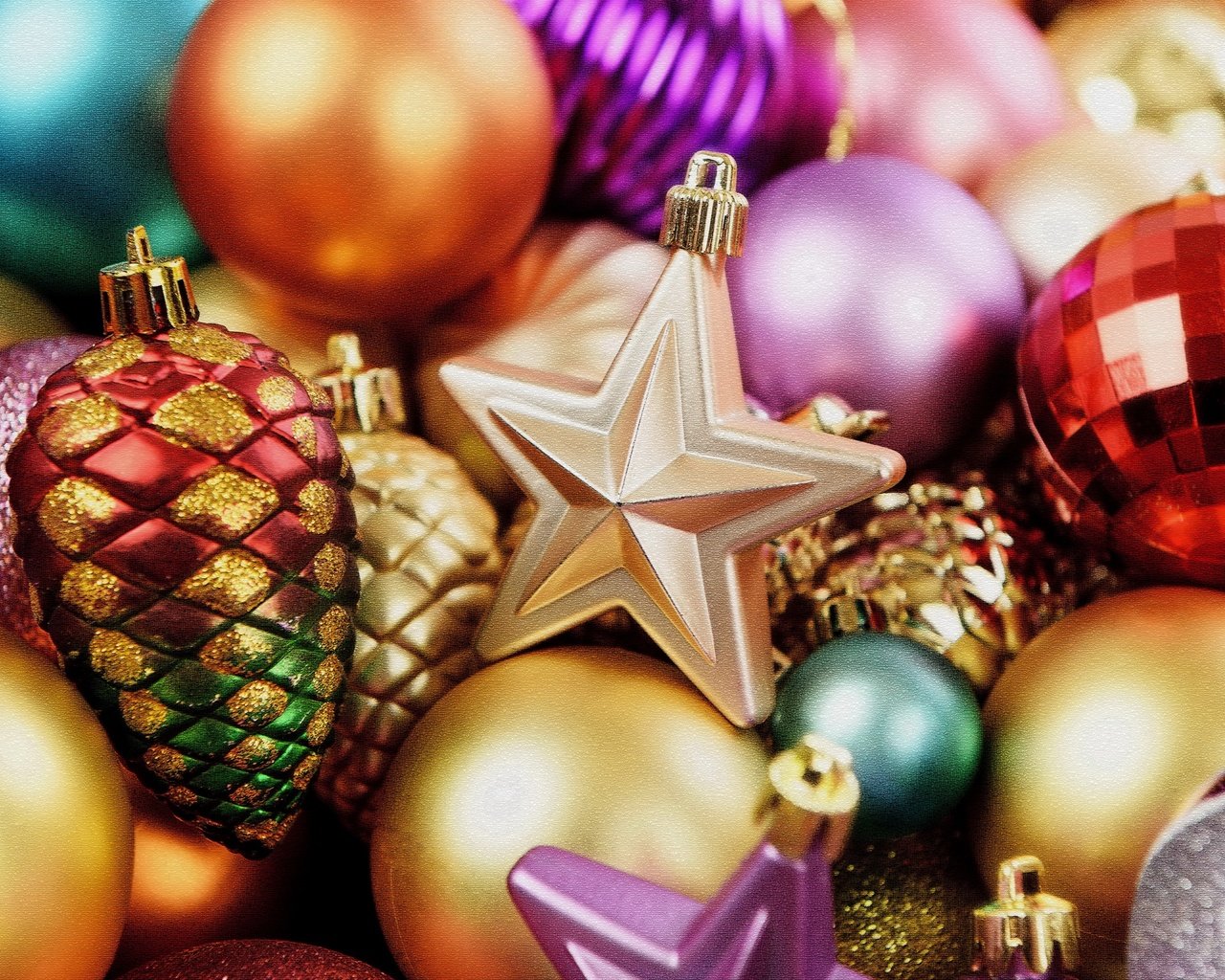 Обои новый год, шары, звезды, рождество, шишки, елочные игрушки, new year, balls, stars, christmas, bumps, christmas decorations разрешение 2880x1800 Загрузить