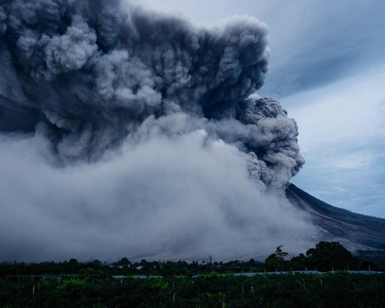 Обои извержение, вулкан, взрыв, the eruption, the volcano, the explosion разрешение 5818x3879 Загрузить