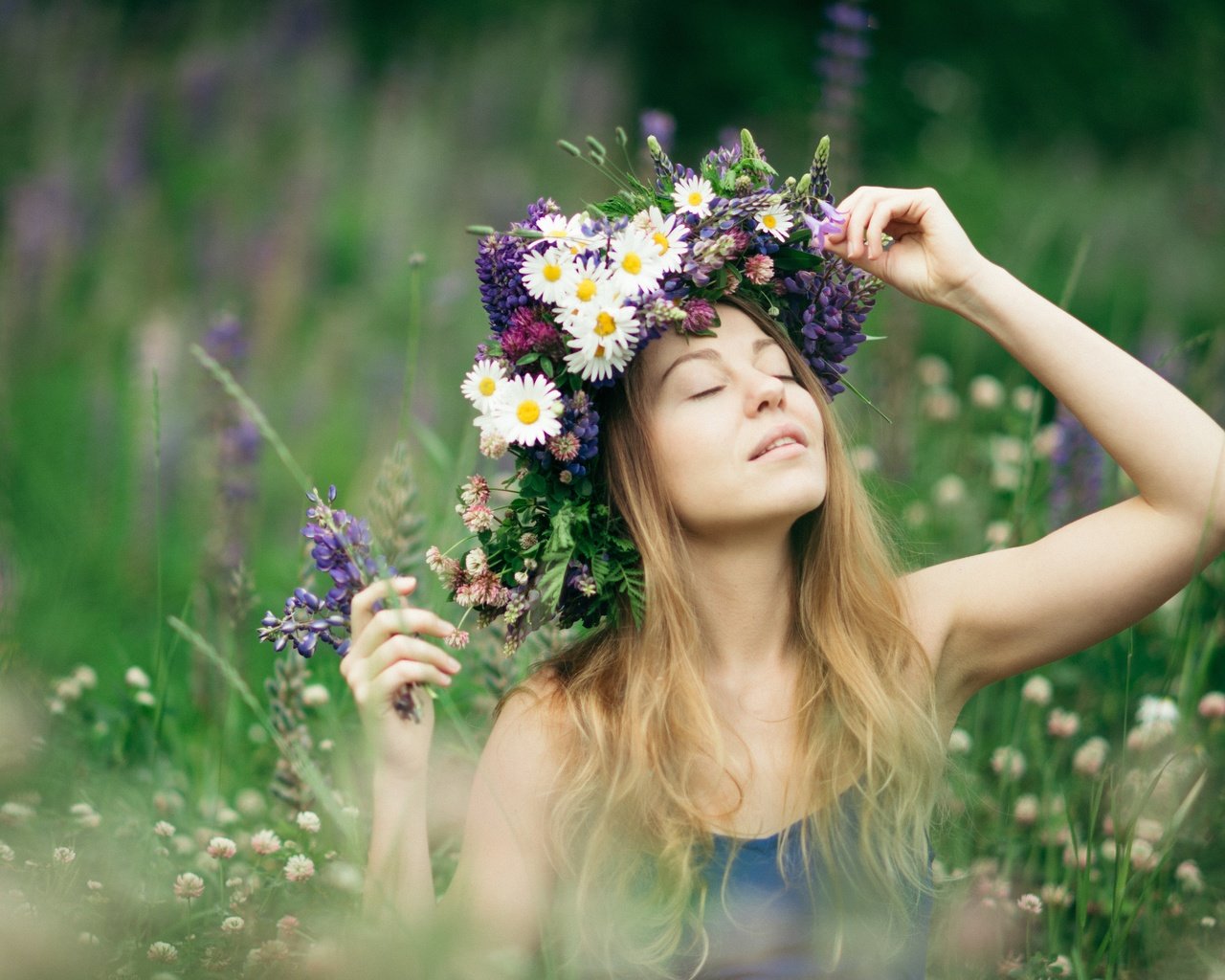 Обои цветы, девушка, настроение, луг, венок, алина, flowers, girl, mood, meadow, wreath, alina разрешение 4599x3066 Загрузить