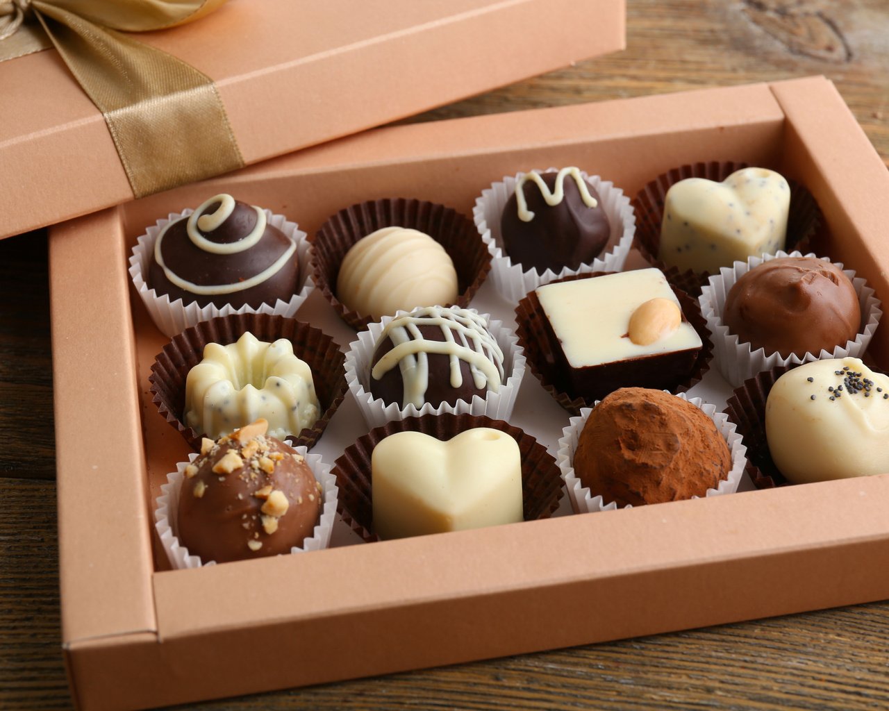 Обои конфеты, шоколад, коробка, десерт, шоколадные конфеты, candy, chocolate, box, dessert, chocolates разрешение 4500x3000 Загрузить