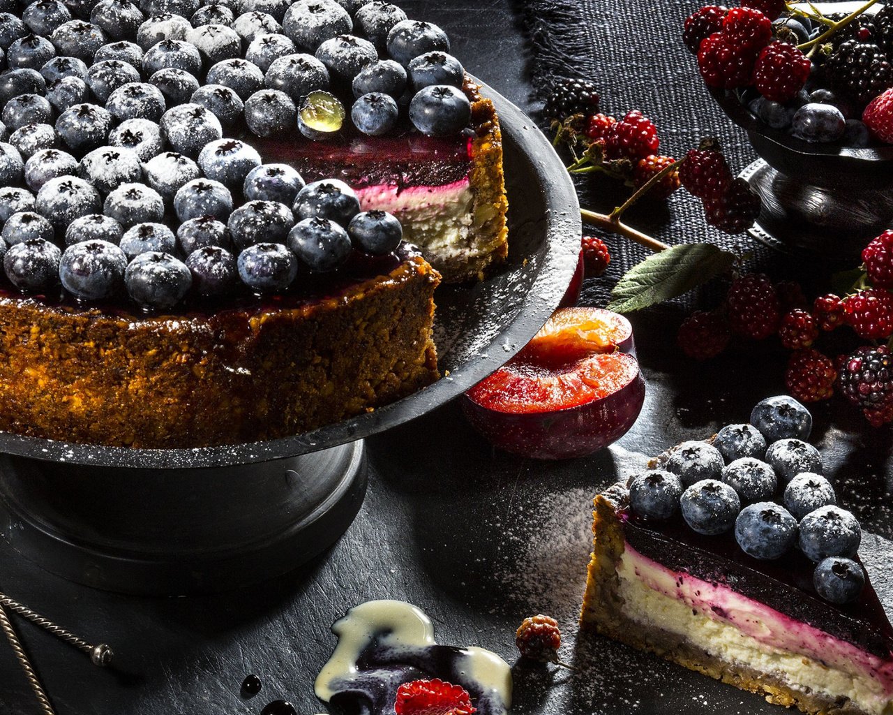 Обои ягоды, персик, торт, ежевика, голубика, berries, peach, cake, blackberry, blueberries разрешение 2112x1188 Загрузить