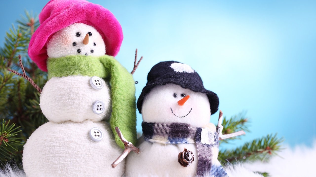 Обои новый год, зима, снеговики, snowmans, улыбчивые, new year, winter, snowmen, smiling разрешение 5616x3744 Загрузить