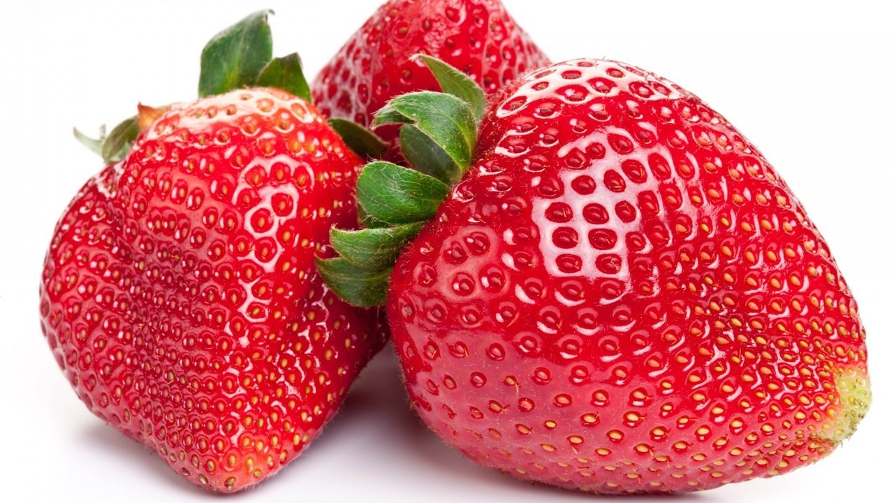 Обои ягода, клубника, белый фон, berry, strawberry, white background разрешение 1920x1280 Загрузить