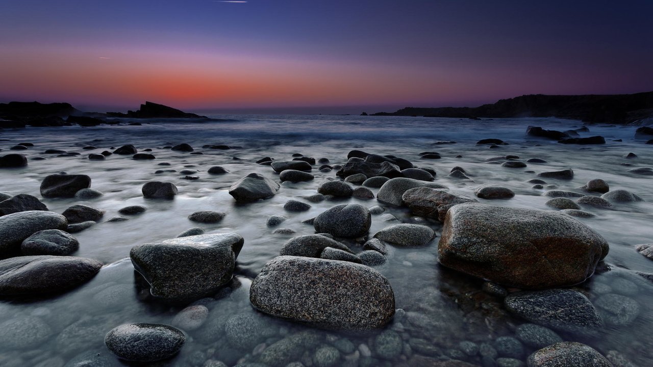 Обои камни, берег, море, рассвет, сумерки, stones, shore, sea, dawn, twilight разрешение 2048x1365 Загрузить