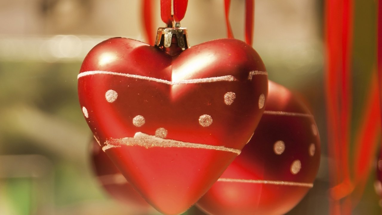 Обои новый год, рождество, елочные игрушки, сердечки, new year, christmas, christmas decorations, hearts разрешение 1920x1200 Загрузить