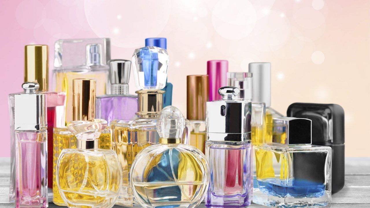 Обои флаконы, духи, парфюмерия, ароматы, bottles, perfume, flavors разрешение 3840x2400 Загрузить