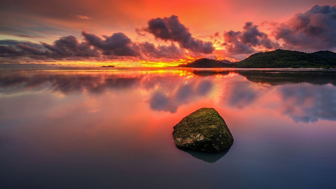 Обои небо, облака, озеро, закат, отражение, каньон, камень, the sky, clouds, lake, sunset, reflection, canyon, stone разрешение 1920x1080 Загрузить