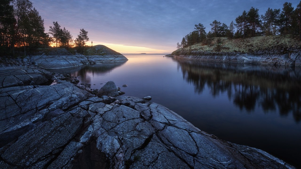 Обои деревья, озеро, природа, камни, пейзаж, ладога, шхеры, ладожское озеро, trees, lake, nature, stones, landscape, ladoga, skerries, lake ladoga разрешение 2250x1406 Загрузить