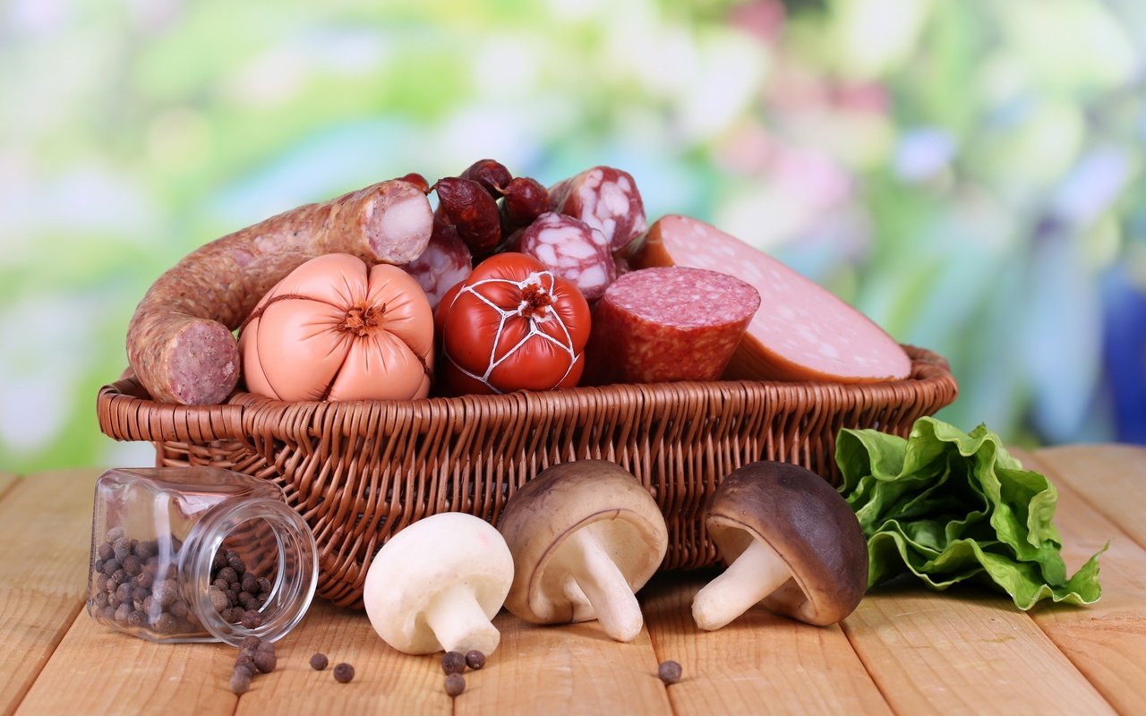 Обои грибы, колбаса, боровики, mushrooms, sausage разрешение 2880x1920 Загрузить