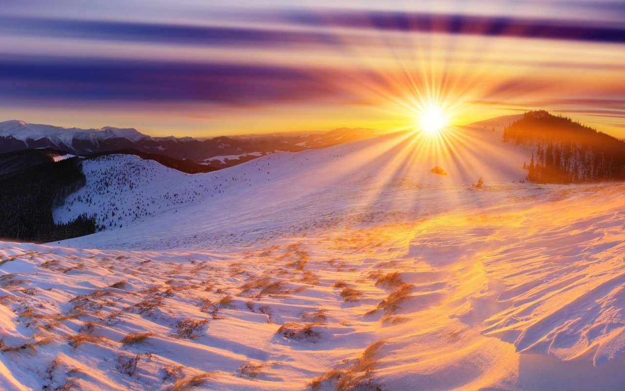 Обои горы, солнце, снег, зима, рассвет, mountains, the sun, snow, winter, dawn разрешение 1920x1080 Загрузить