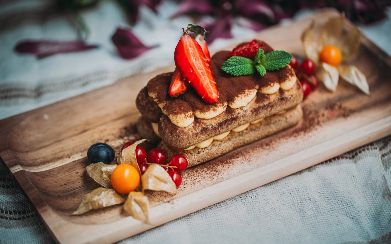 Обои клубника, торт, физалис, тирамису, strawberry, cake, physalis, tiramisu разрешение 3600x2400 Загрузить