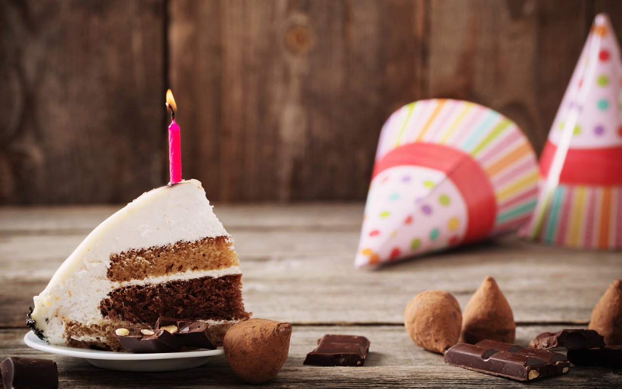 Обои конфеты, шоколад, сладкое, день рождения, торт, десерт, пирожное, maya kruchenkova, candy, chocolate, sweet, birthday, cake, dessert разрешение 1920x1200 Загрузить