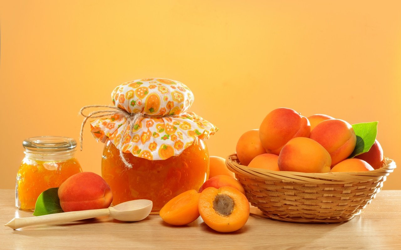 Обои фрукты, джем, абрикосы, варенье, fruit, jam, apricots разрешение 2880x1800 Загрузить