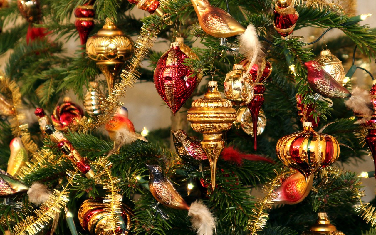 Обои новый год, елка, рождество, елочные игрушки, гирлянда, мишура, new year, tree, christmas, christmas decorations, garland, tinsel разрешение 2880x1800 Загрузить