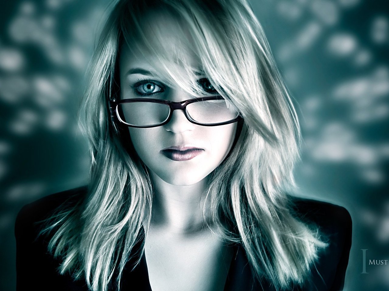 Обои девушка, блондинка, портрет, взгляд, очки, модель, лицо, girl, blonde, portrait, look, glasses, model, face разрешение 1920x1200 Загрузить