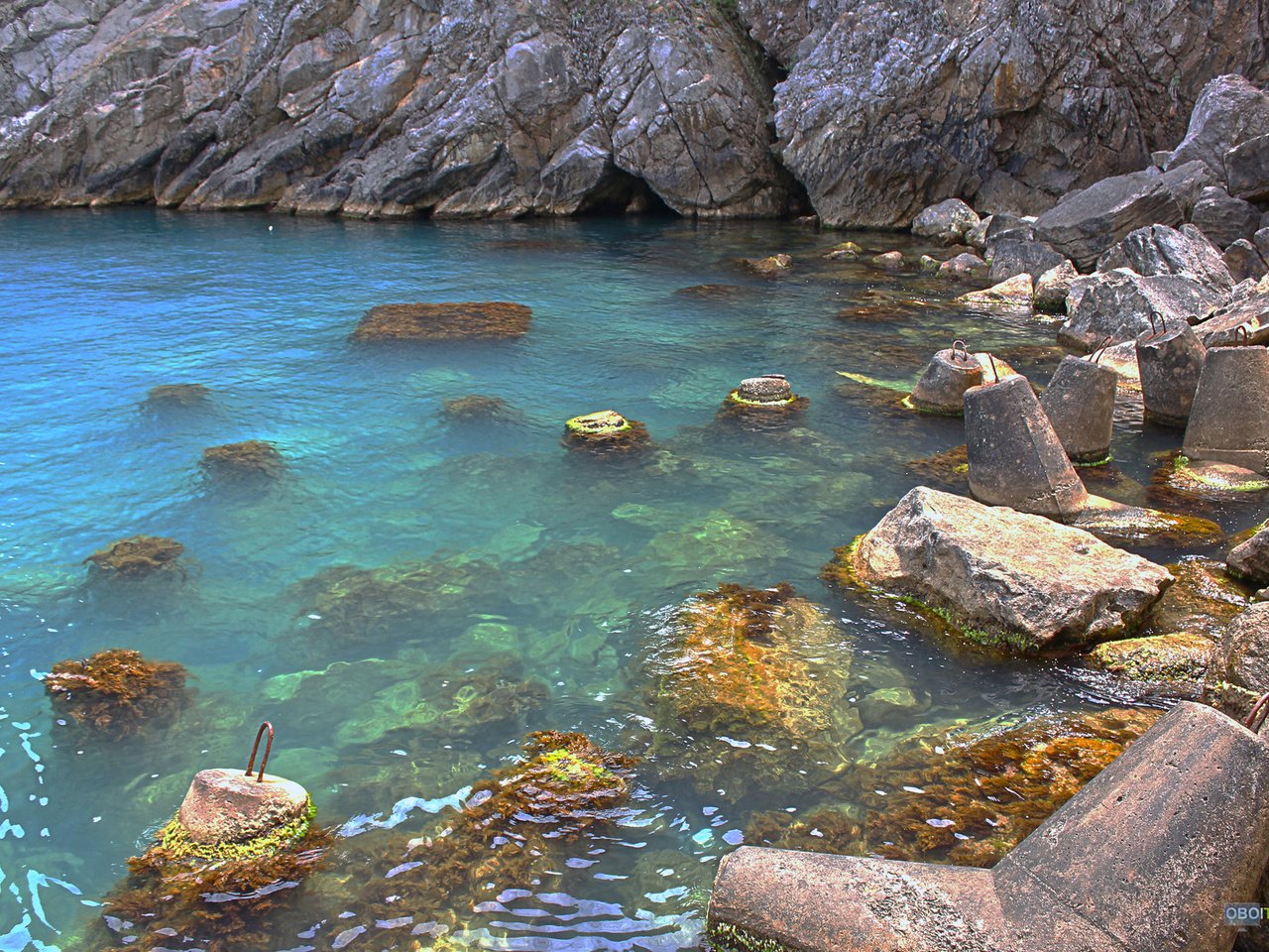 Обои вода, камни, море, скала, побережье, булыжники, water, stones, sea, rock, coast разрешение 2560x1600 Загрузить