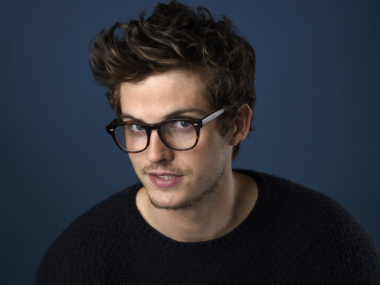 Обои взгляд, очки, актёр, лицо, дэниэл шарман, look, glasses, actor, face, daniel sharman разрешение 4543x3085 Загрузить