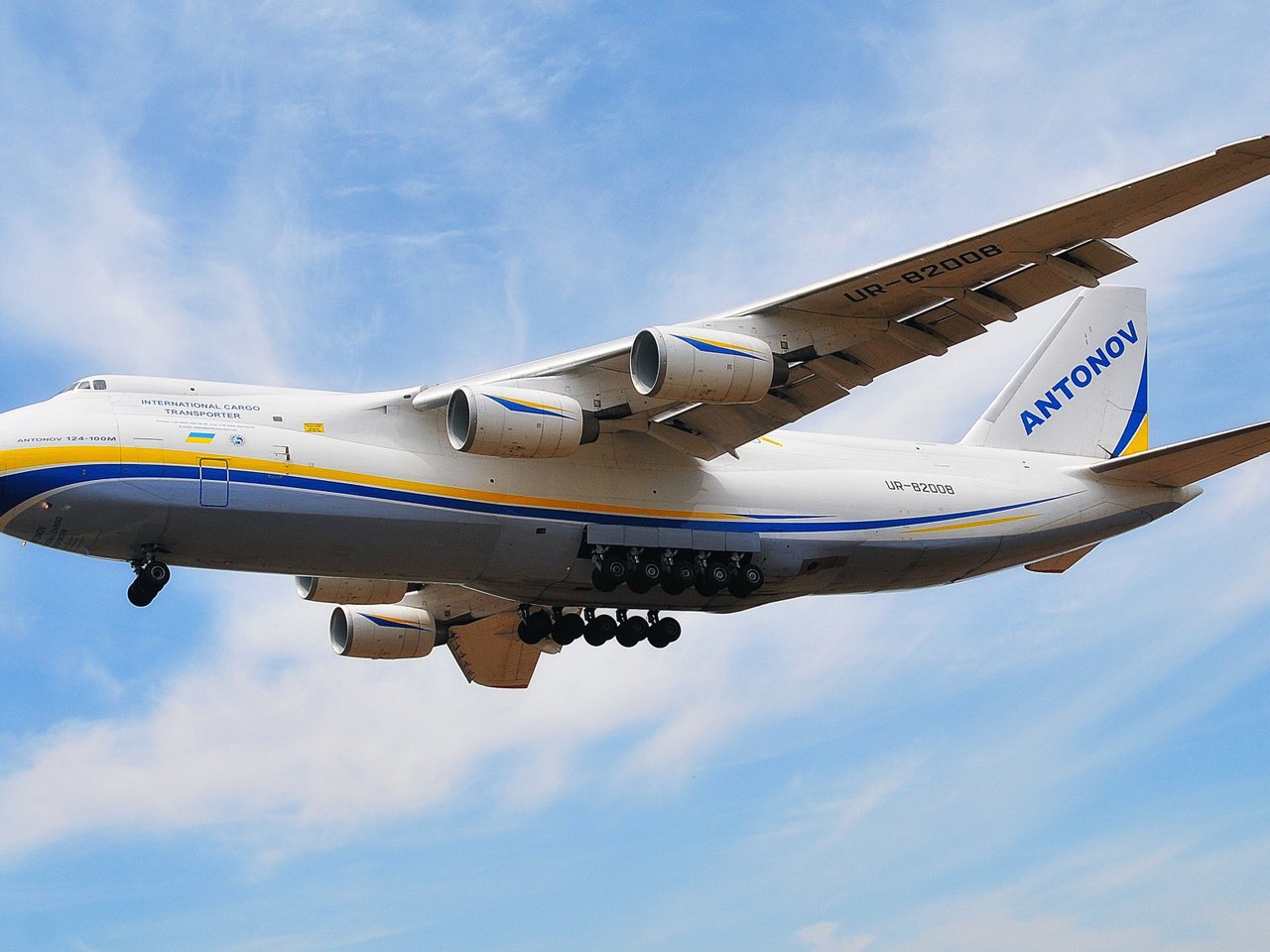 Обои самолет, ан-124, крылья, руслан, двигатели, 400, кондор, шасси, ан-124-100, украина, советский, антонов, огромный, the plane, an-124, wings, ruslan, four hundred, engines, condor, chassis, an-124-100, ukraine, soviet, antonov, huge разрешение 2112x1188 Загрузить